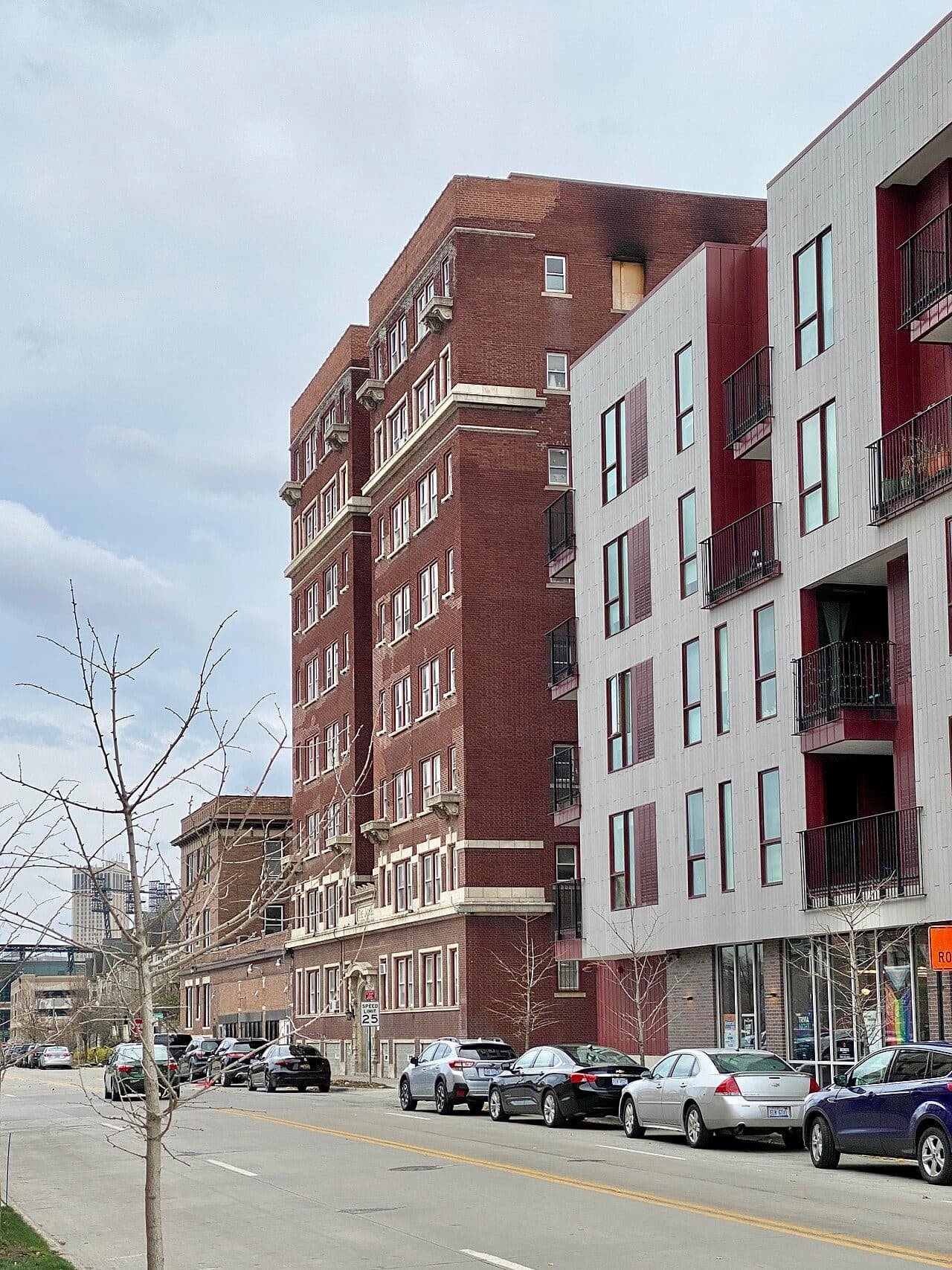 Charming 2-Bedroom Apartment with Private Parking — photo 2 of 2