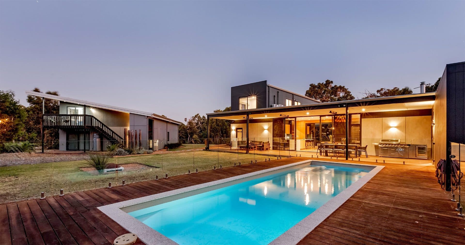Sunlit 4-Bedroom House with a Terrace — photo 1 of 3
