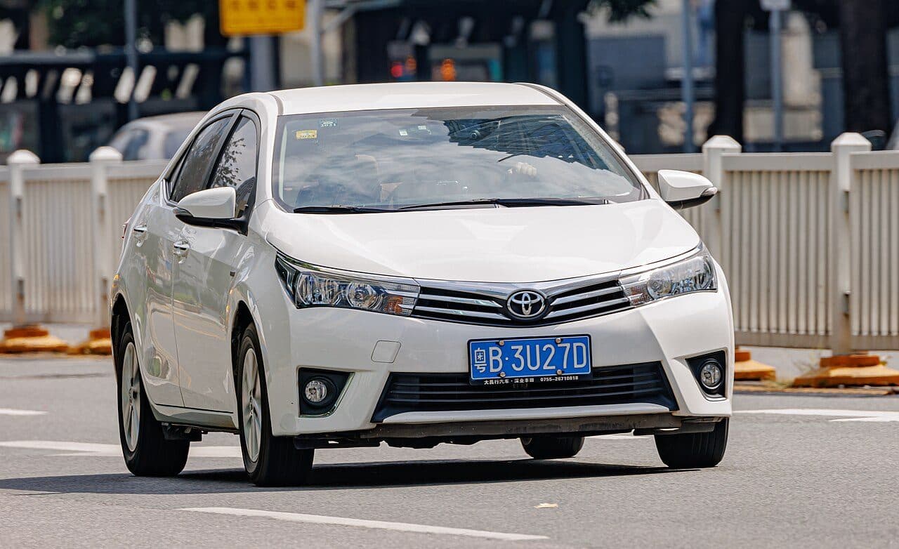 2020 Toyota Yaris — photo 3 of 3